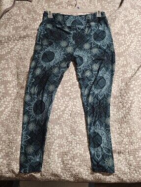 LuLaRoe Teal and Navy Mandala Print Leggings